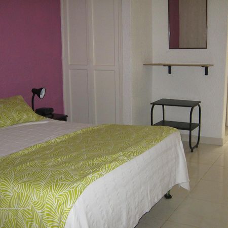 Hotel Bahia Таганга Экстерьер фото