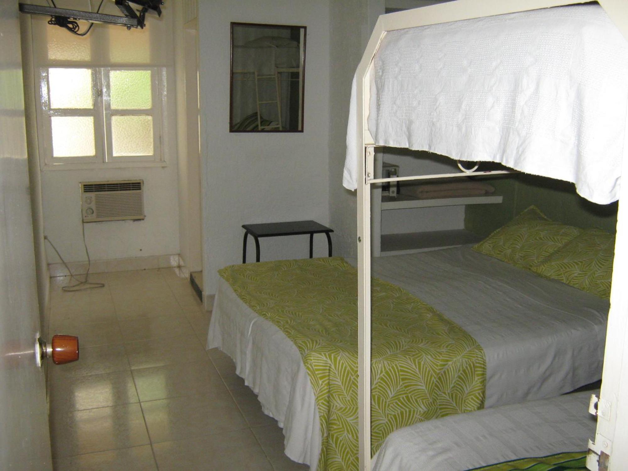 Hotel Bahia Таганга Экстерьер фото