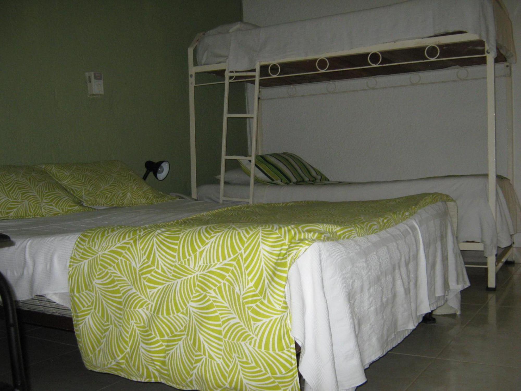 Hotel Bahia Таганга Экстерьер фото