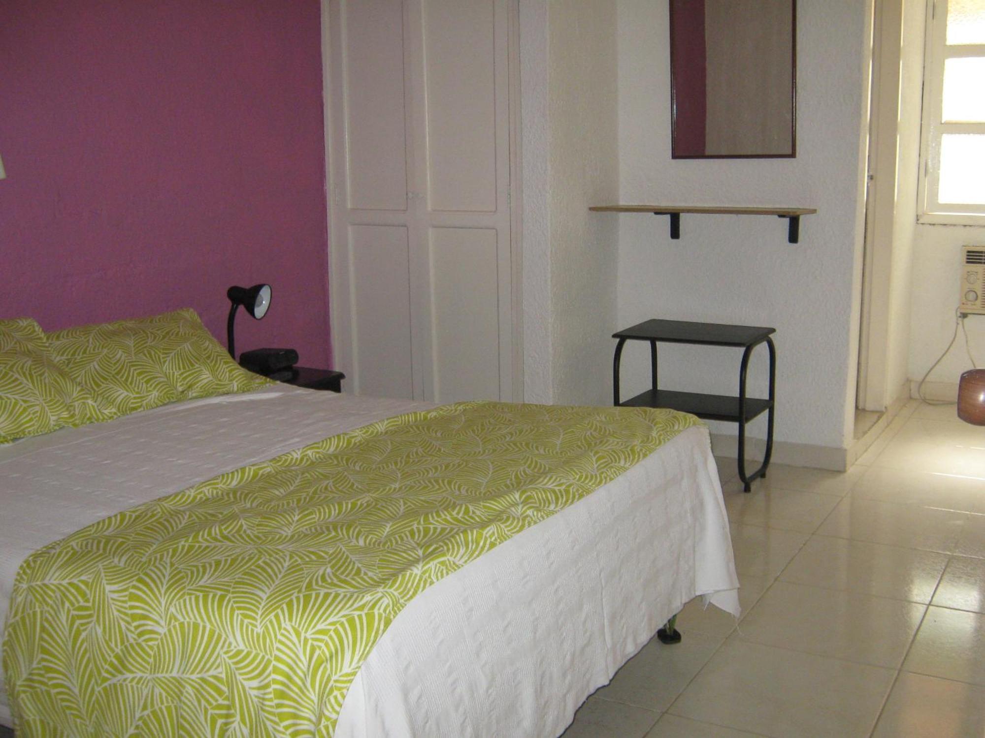 Hotel Bahia Таганга Экстерьер фото
