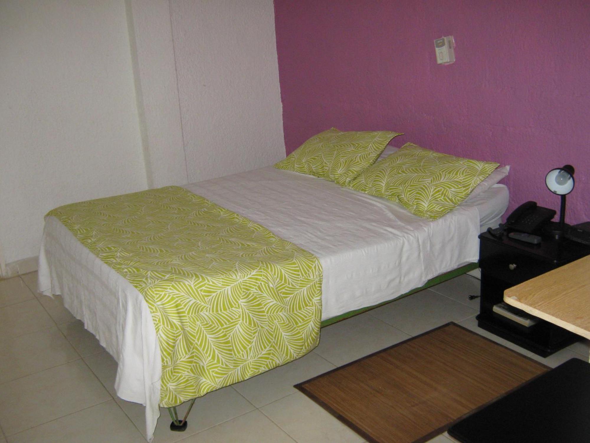 Hotel Bahia Таганга Экстерьер фото