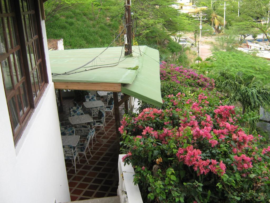 Hotel Bahia Таганга Экстерьер фото